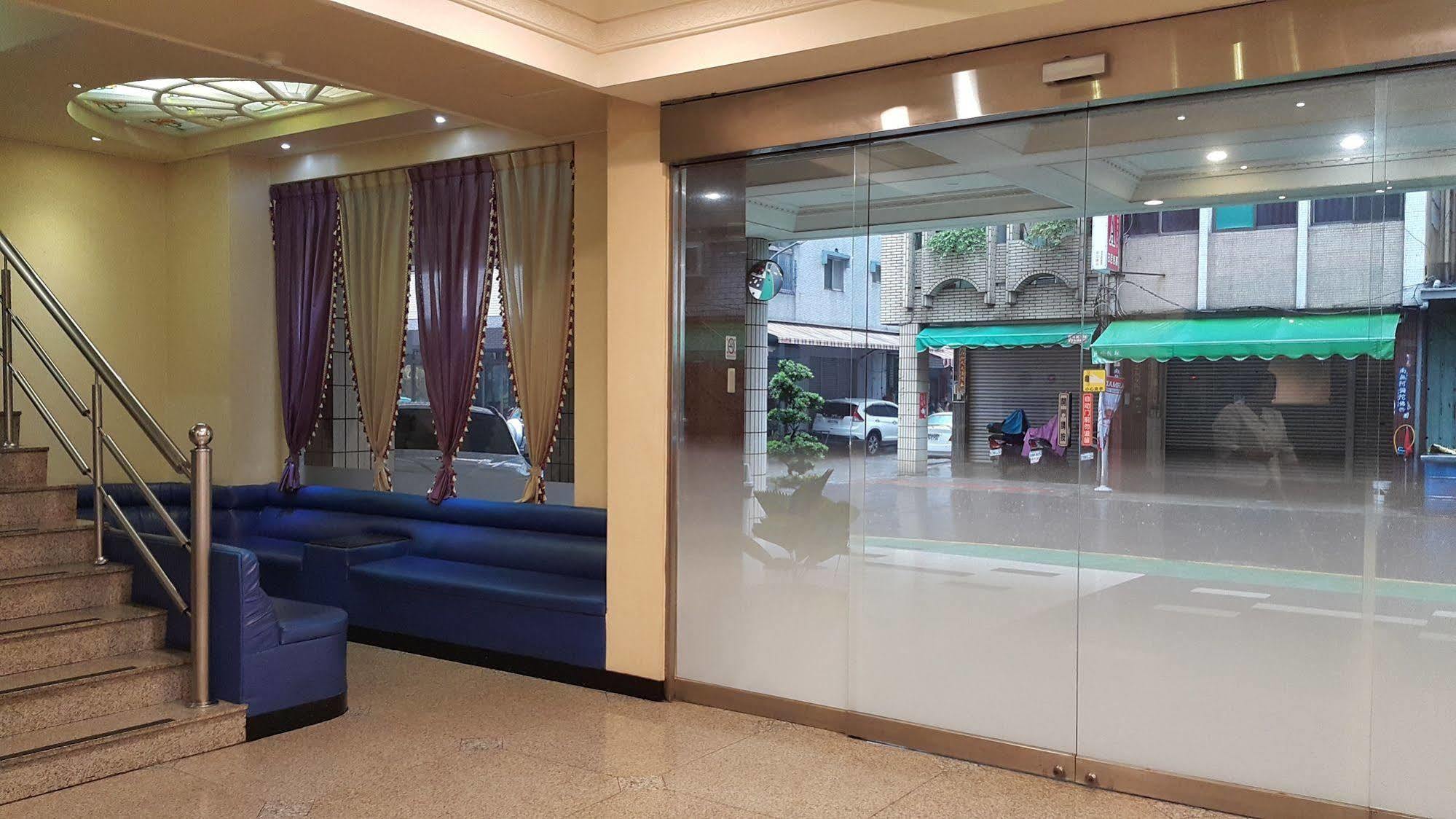 Mei Hua Hotel Kaohsiung Buitenkant foto