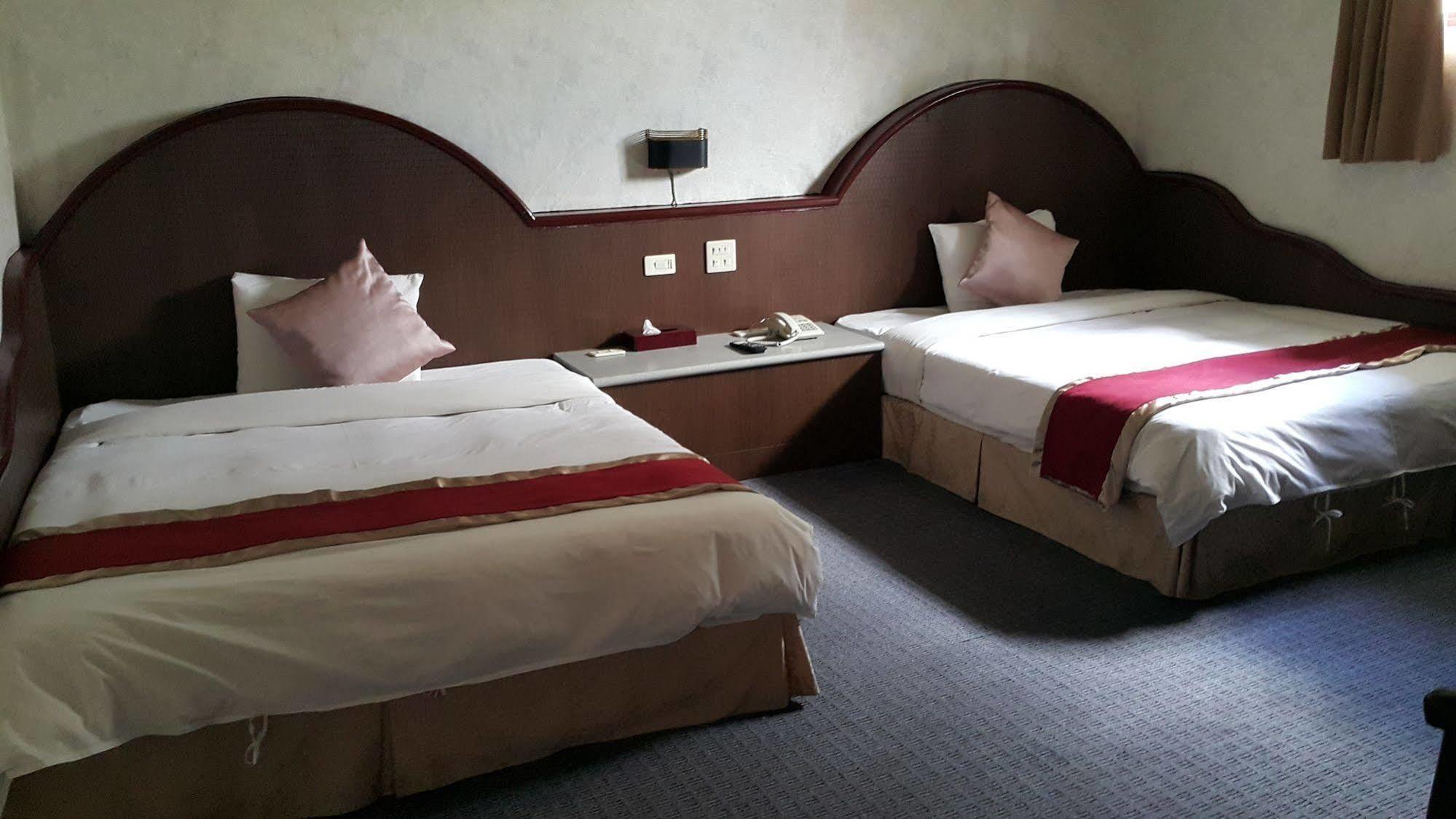 Mei Hua Hotel Kaohsiung Buitenkant foto